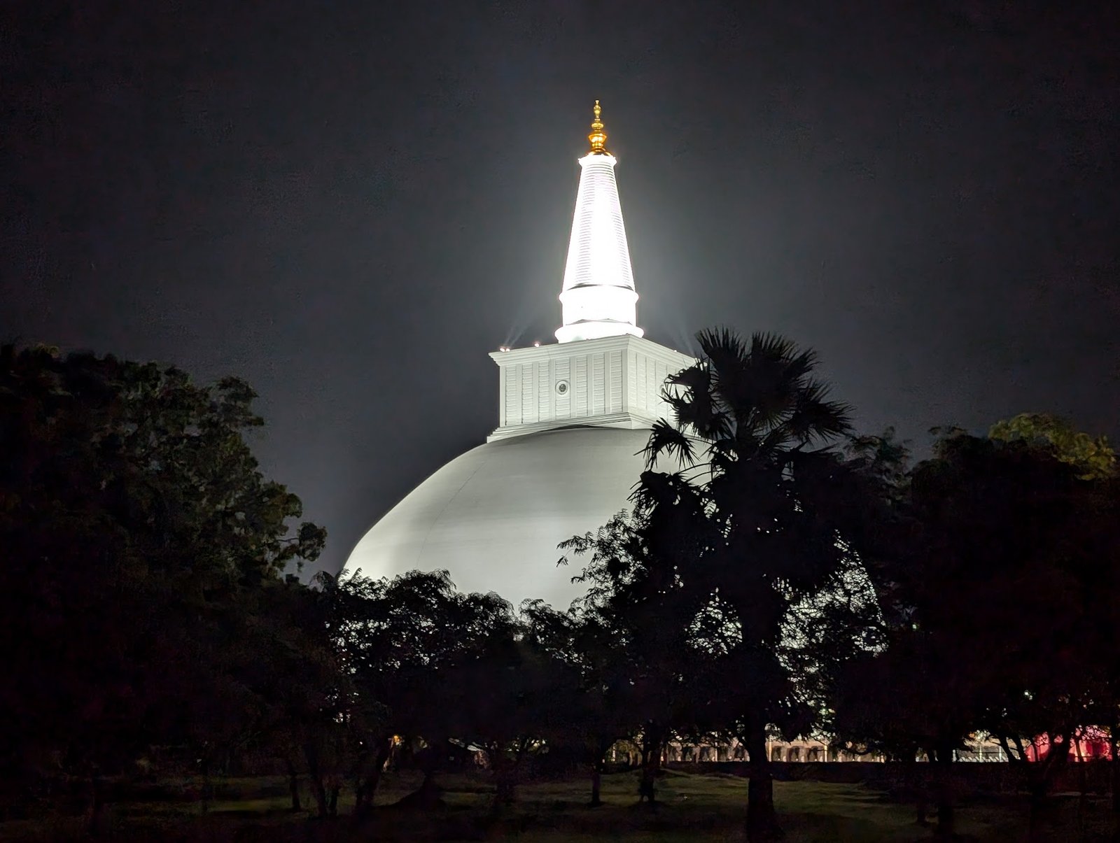 The Ruwanwelisaya stupa at Anuradhapura